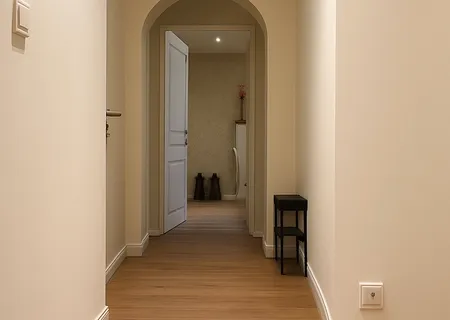 Freundlicher Eingangsbereich der Ferienwohnung Am Wäldchen mit Blick ins Wohninnere