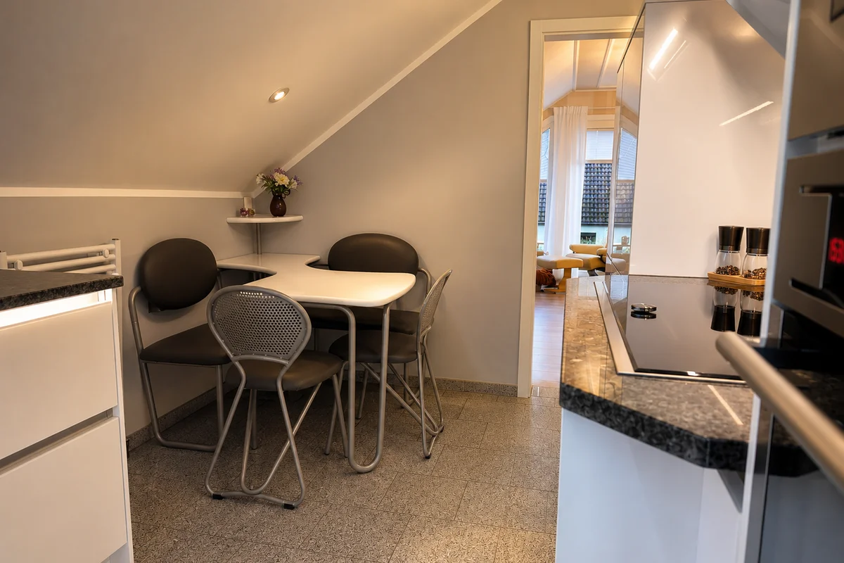 Kleine Essecke in der Küche der Ferienwohnung Am Wäldchen